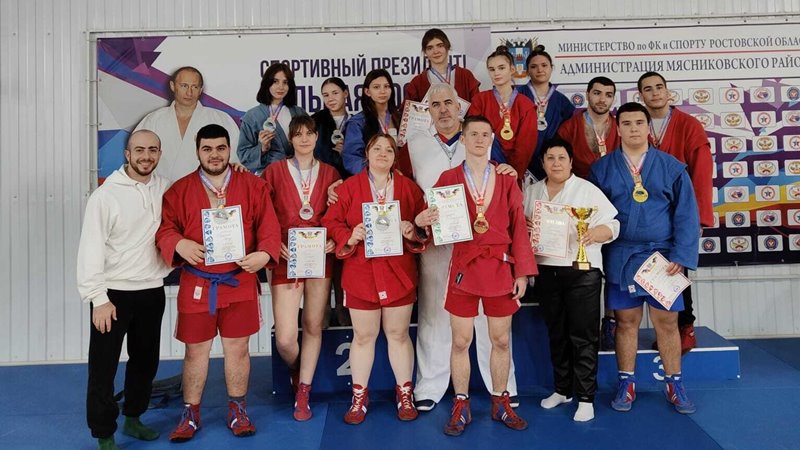 Новочеркасские самбисты заняли 1 общекомандное место на Играх молодежи Дона