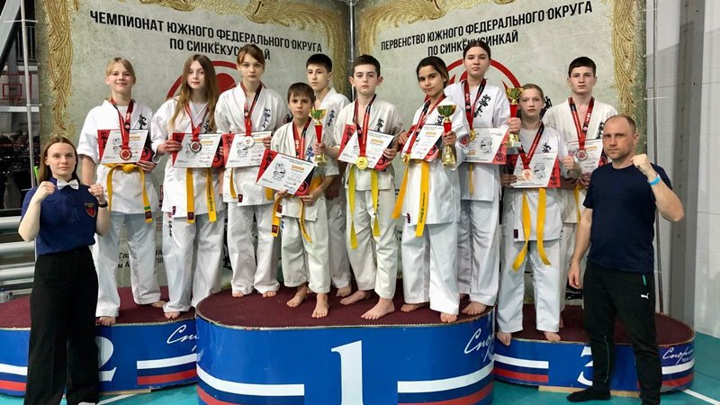 Новочеркасские каратисты успешно выступили на Первенстве ЮФО