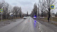 В Новочеркасске на пешеходном переходе машина сбила женщину