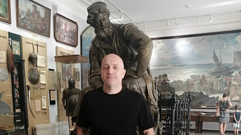 Писатель Захар Прилепин посетил музеи Новочеркасска