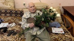 В Новочеркасске с Днем Победы поздравили ветерана Великой Отечественной войны Степана Сергеева