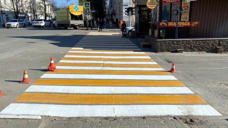 В Новочеркасске начаты работы по обновлению дорожной разметки