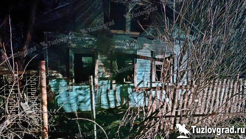 В Новочеркасске во время пожара в частном доме погиб мужчина