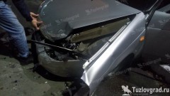 В Новочеркасске молодой водитель хотел «дрифтануть» и врезался в другую припаркованную машину