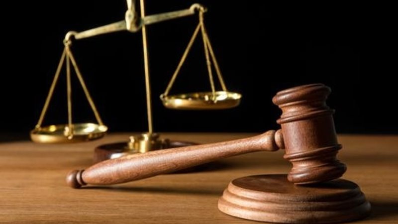 В Новочеркасске бывшего преподавателя осудили за взятки 