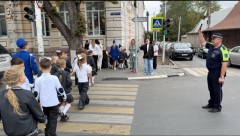 Сотрудники ГАИ продолжают проведение профилактических мероприятий в учебных заведениях Новочеркасска
