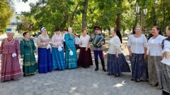 В Новочеркасске казачьими песнями отметили день рождения Матвея Платова