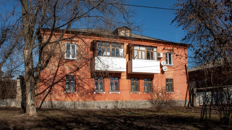 В Новочеркасске не смогли найти арендатора бывшего здание мастерской колледжа на улице Троицкой