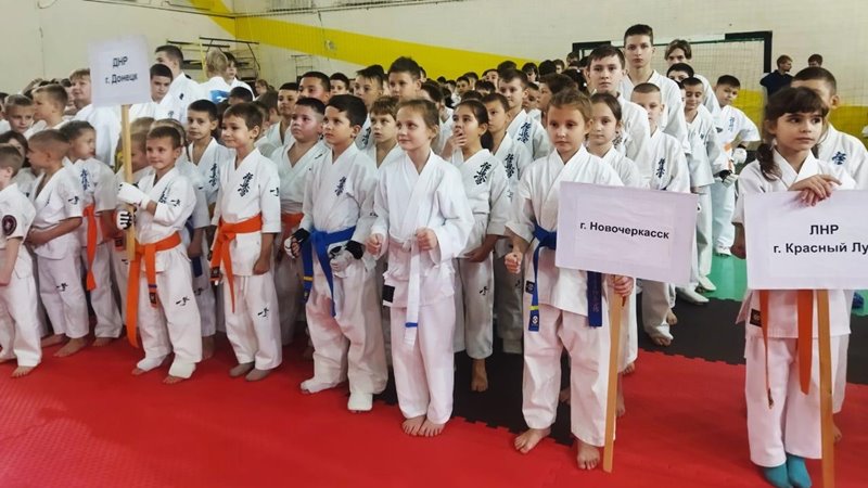 Новочеркасские каратисты успешно выступили на турнире в Таганроге