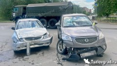 В Новочеркасске два человека получили травмы из-за проезда на красный сигнал светофора