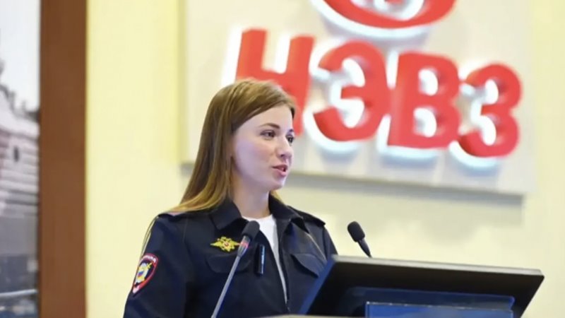 Новочеркасские полицейские рассказали работникам НЭВЗа как не стать жертвой мошенников