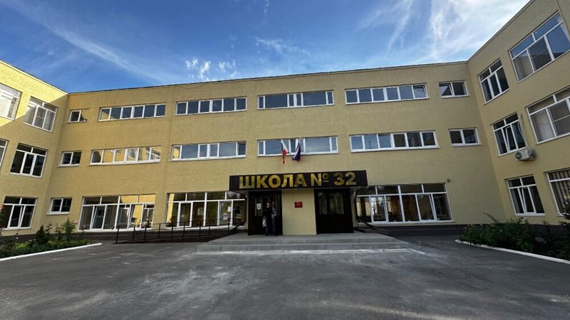 В Новочеркасске в школе №32 завершили ремонт фасада и кровли