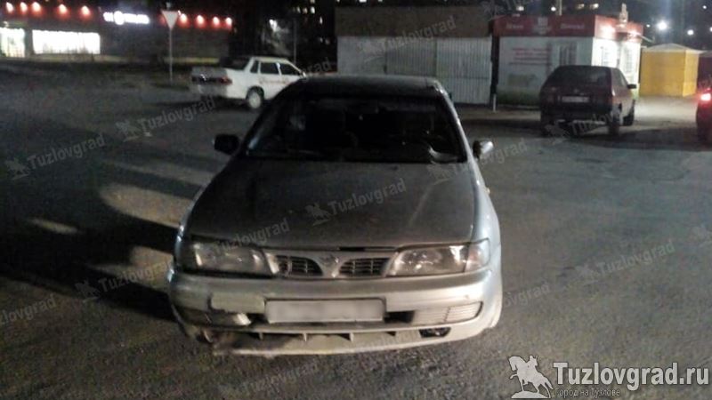 В Новочеркасске водитель, сдавая задом на парковке, сбил пешехода