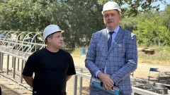 Юрий Лысенко проинспектировал ход ремонтных работ в школе №9 Новочеркасска