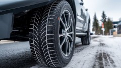 Сотрудники ГАИ напоминают водителям Новочеркасска о необходимости подготовить свои автомобили к зимнему периоду