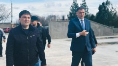 Глава администрации Новочеркасска проинспектировал ход реставрационных работ на мемориале на Старом кладбище